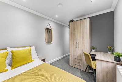 Fantastic En-Suite in Dogsthorpe Road - PE1 ✨ Main Photo