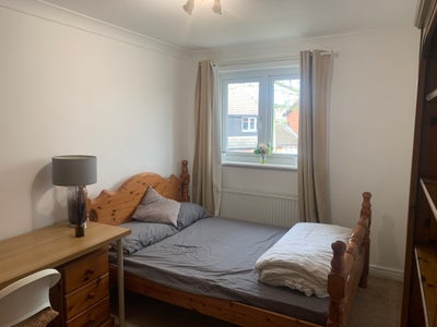 Large furnished double room in a quiet area Main Photo
