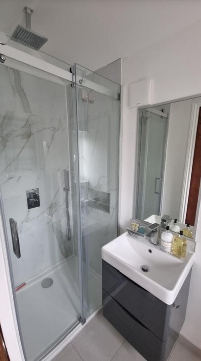 Newly refurbished modern EnSuite with kitchenette  Main Photo