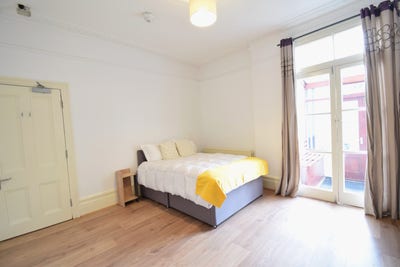 4 Double / Fulham / Modern House / Massive Garden Main Photo