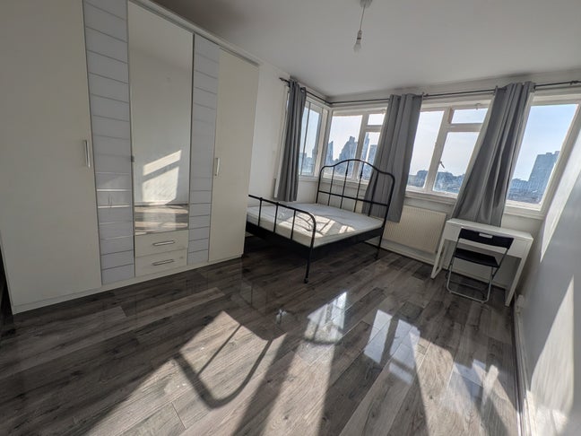 Near Station/All Bills Included/Furnished @Aldgate Main Photo