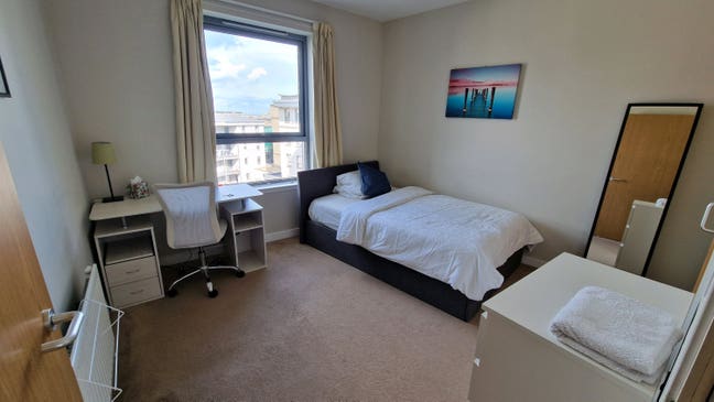 Bright double room with a private bathroom Main Photo