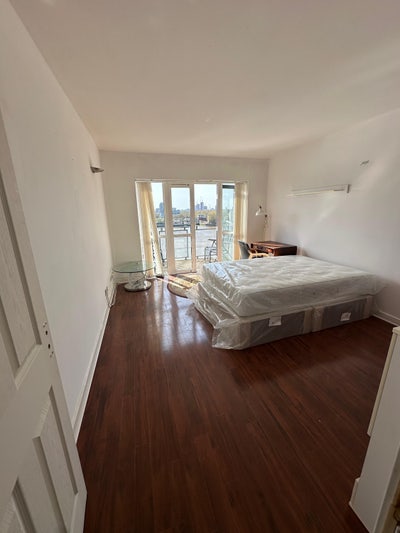 Beautiful Balcony Overlooking River Double Room Main Photo