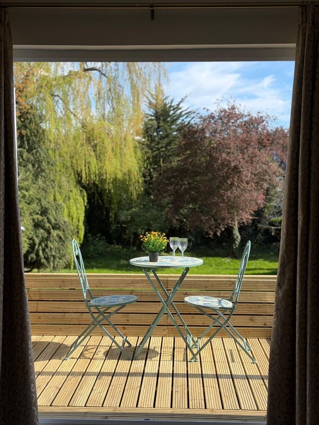 Luxury 1 bed flat to let in bishop avenue(balcony) Main Photo