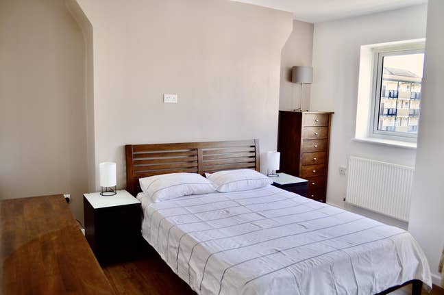 Large Double Bedroom - Canary Wharf Main Photo