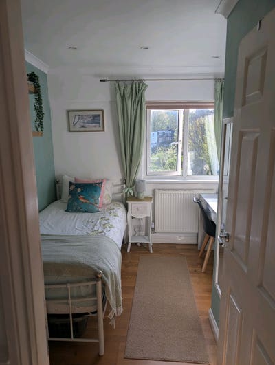 Single Bedroom available now  Main Photo