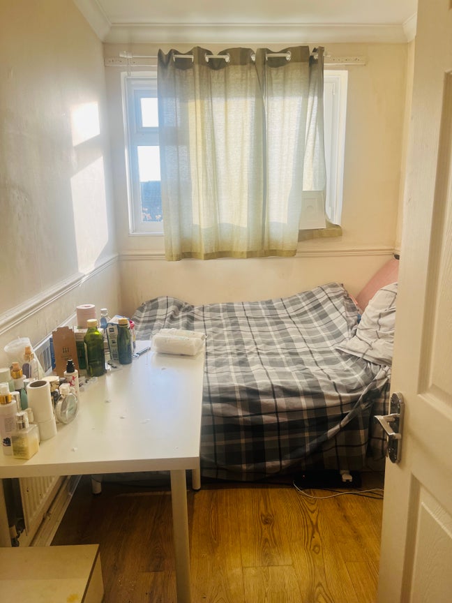 Small Double room in Fulham Main Photo