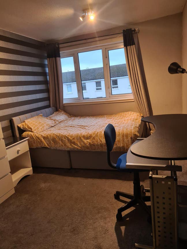 Double Room in Maryhill (Wyndford Rd) Main Photo