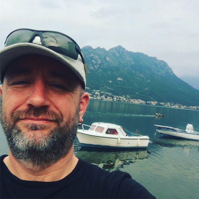 Professional Male seeks a single or double room Main Photo