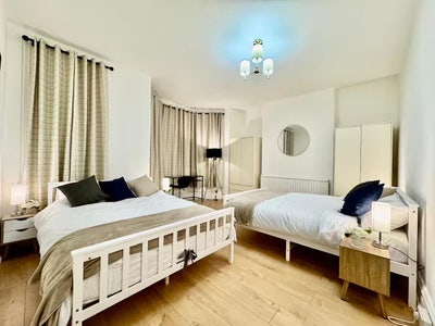 6 Amazing Rooms - 5min to Station - Close to Store Main Photo