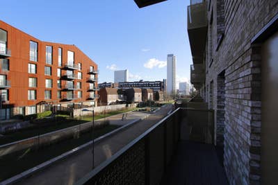 ✨Canada Water Gem | Modern Flat | Female Share Main Photo