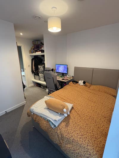 Double ensuite room in modern building Main Photo