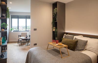 In demand studio apartment - amazing amenities  Main Photo