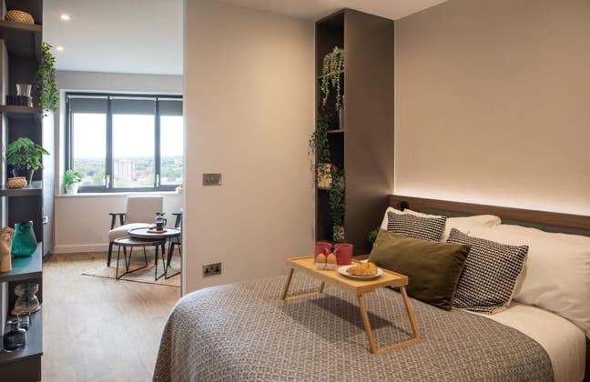 In demand studio apartment - amazing amenities  Main Photo