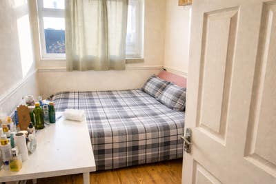 Small Double room in Fulham No deposit Main Photo