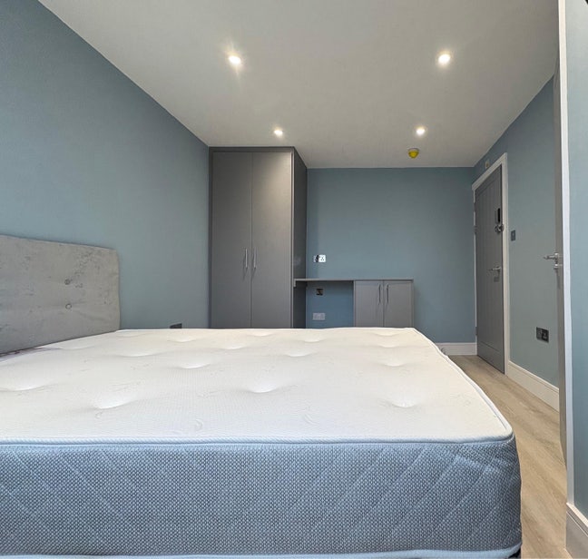 Newly furnished house Lady Margaret Road HMO Main Photo