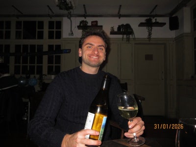 Looking for room/buddy July Main Photo