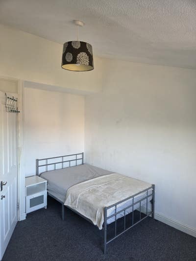 *Dbl Room House Share great location* Main Photo