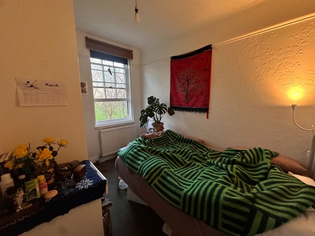 Single Room in W3 Main Photo