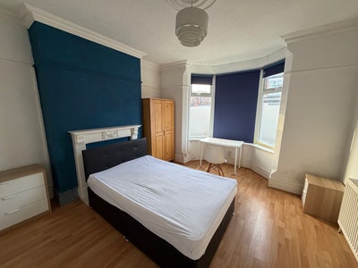 Beautiful, Modern, Clean House - Close To Wolverha Main Photo