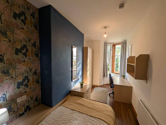 20% off May Rent Central Headingley Double Room! Main Photo