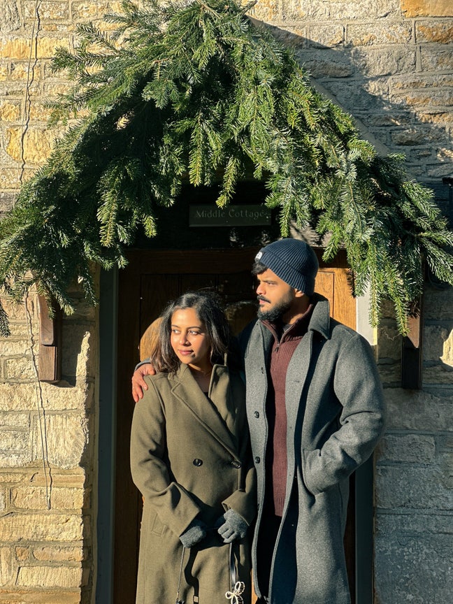 Professional Couple Seeking studio/room Main Photo