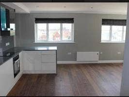 Modern 1-Bed Flat – Slough High Street  Main Photo