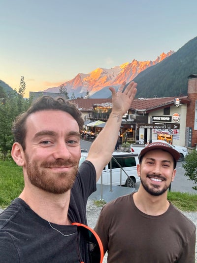 Couple looking for a month stay in London Main Photo