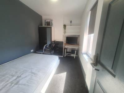 Wow! Double Room available in this small house sha Main Photo