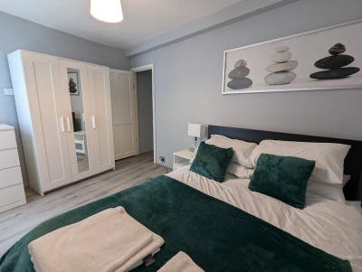 Spacious Double Room SE1 – All Bills Included! Main Photo