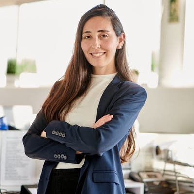 Professional Female seeks a double room Main Photo