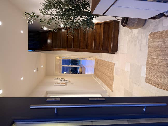  Modern Double Bedroom with Private Toilet Main Photo