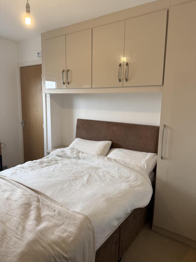 Double Room with Private Bathroom- Sheen Gardens Main Photo