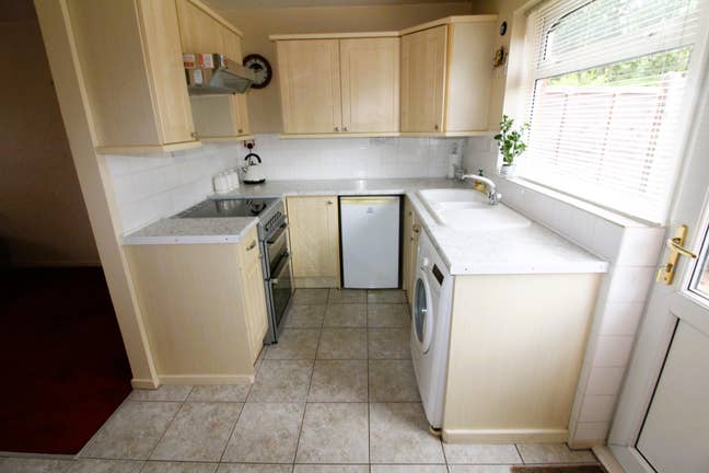 Spacious Home with Thre Bedrooms, Close to Cmk & L Main Photo