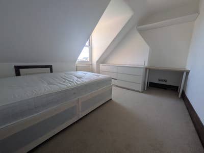 All bills Included - Double room - Southgate N14 Main Photo