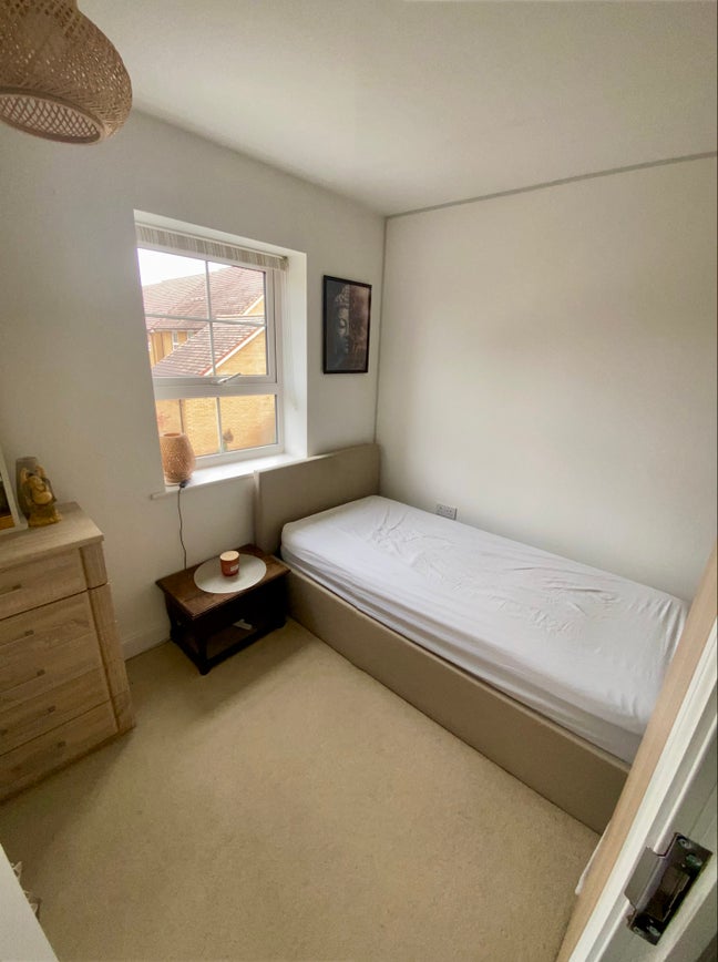 Large single room, garden, parking, bills incl Main Photo