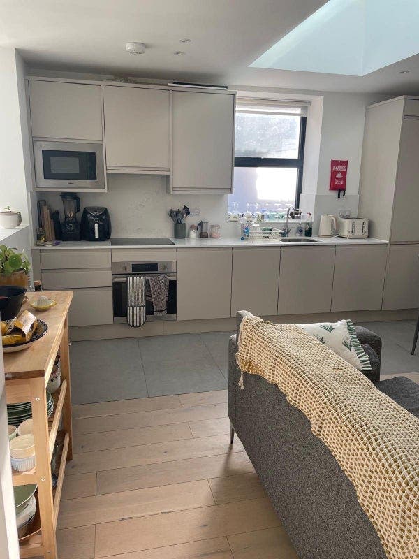 Lovely double room in Finsbury Park Main Photo