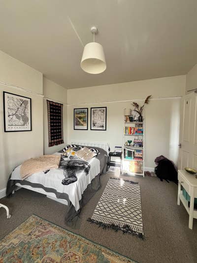 Lovely Double in House with Garden Main Photo