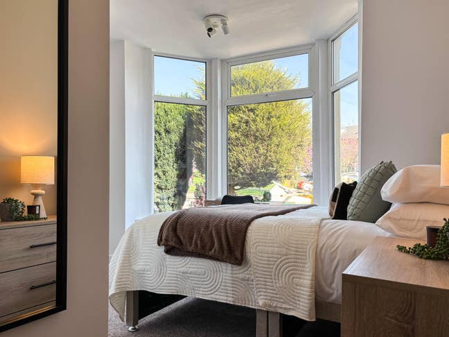 🔥 Brand New En-Suites – Central Bury 💎 Main Photo