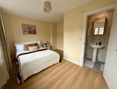 💎Stylish En-Suite Doubles in Beautifully Refurbed Main Photo