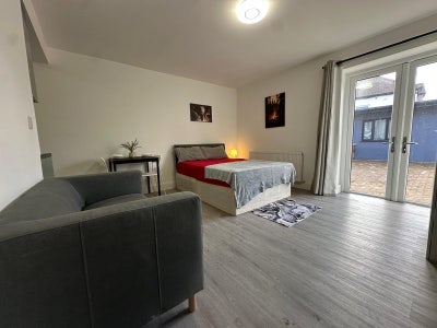 ✨🏡 1 Bedroom Flat with Separate Kitchen  Main Photo