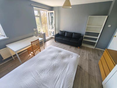 Huge Double Room Balcony - Archway - Zone 2 Main Photo