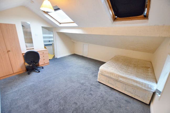 Three Rooms Left - Seven Bed House Share Hyde Park Main Photo