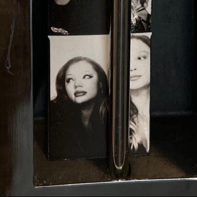 Professional Female seeks a double room Main Photo