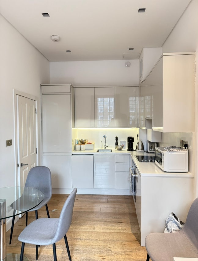 Available room in apartment in Paddington  Main Photo