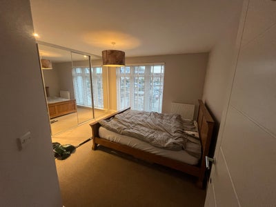 Double-Bedroom with Ensuite Main Photo