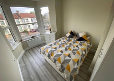 @@ Double Room's In SEVEN KINGS IG3 @@ Main Photo