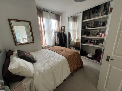 Cosy Room in Chiswick with 3 Friendly gals Main Photo