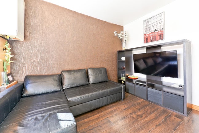 ***Brand New 2 Bed Flat In Heart Of ILFORD *** Main Photo