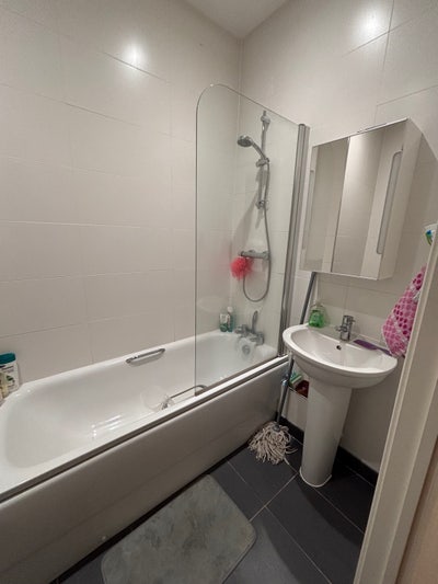 Double room with bills included available Main Photo